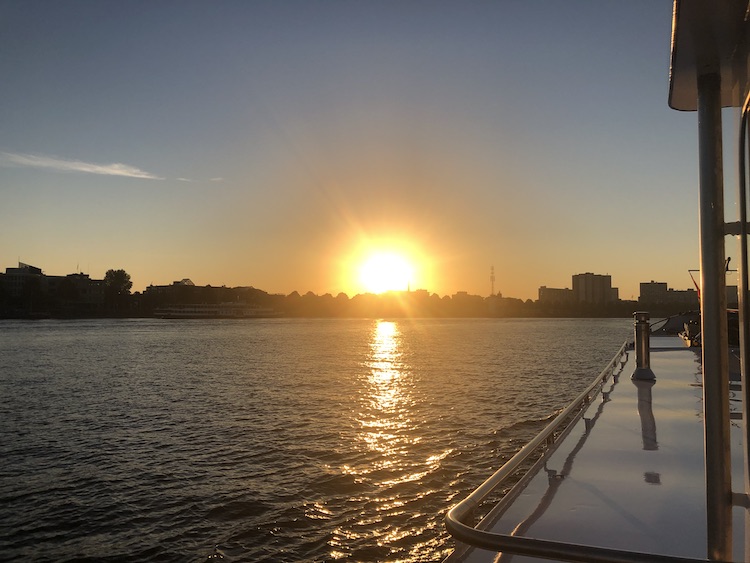 13 rotterdam zonsopgang bij vertrek