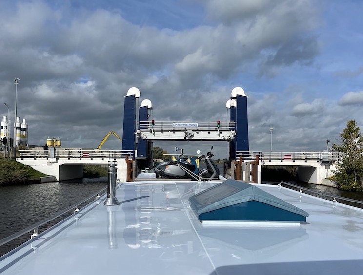 kinderverlaten brug meerval